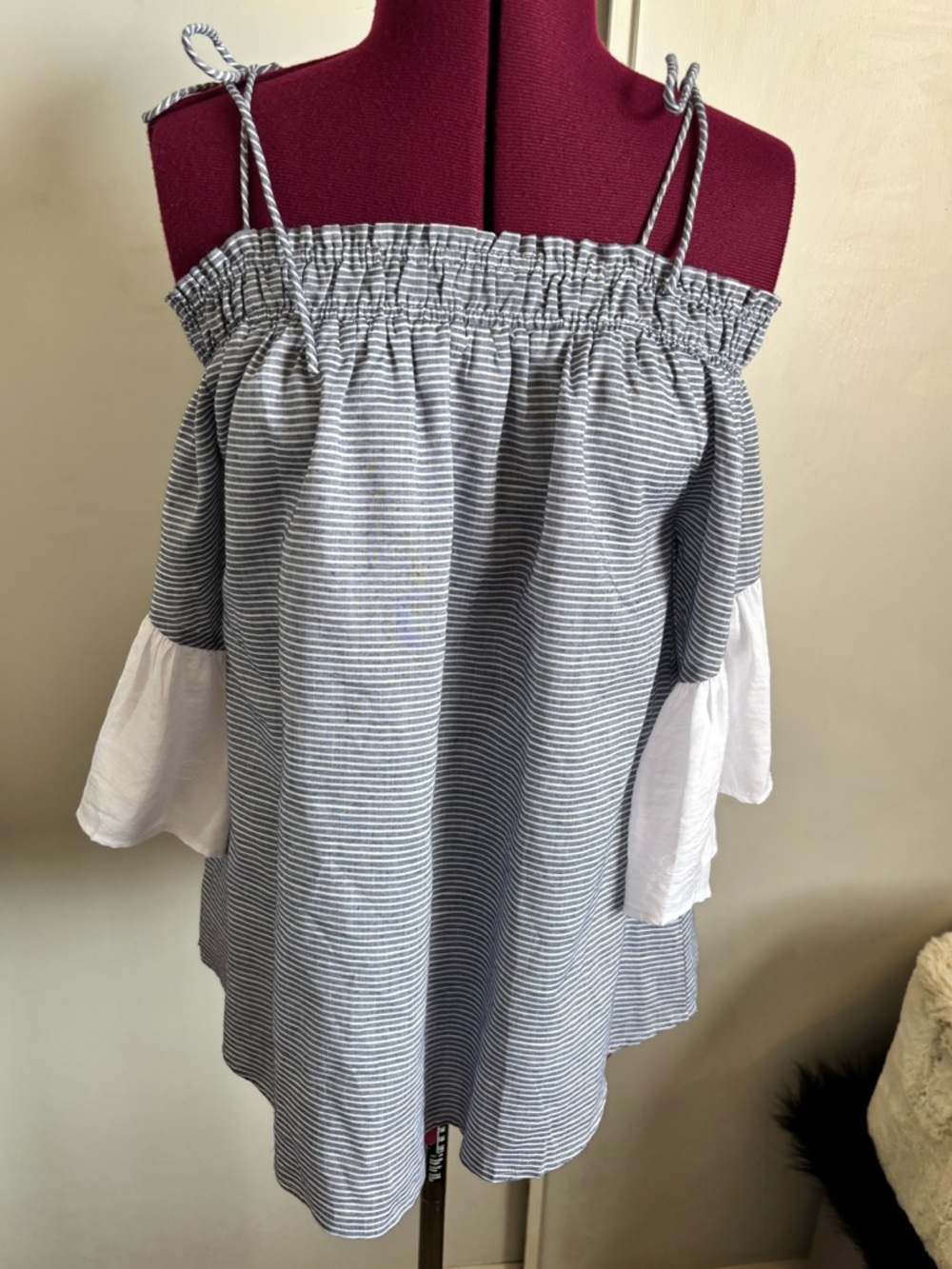 EUC HOMMAGE Striped Off-Shoulder Cold-Shoulder Top with White Sleeves, Size S
